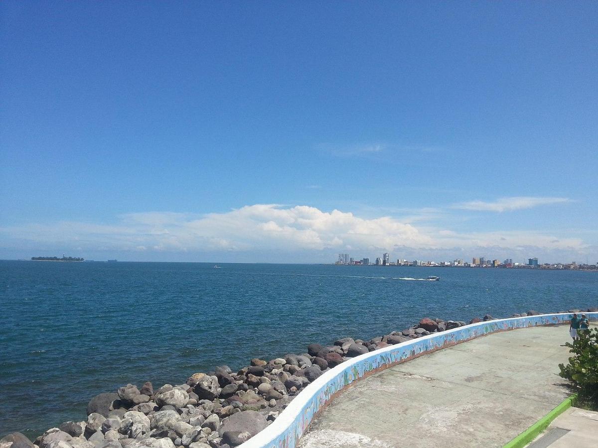 Suites Brisa Marina - Atras De Playa Regatas Y El Malecon, 6 Calles Del Acuario Veracruz Exteriör bild