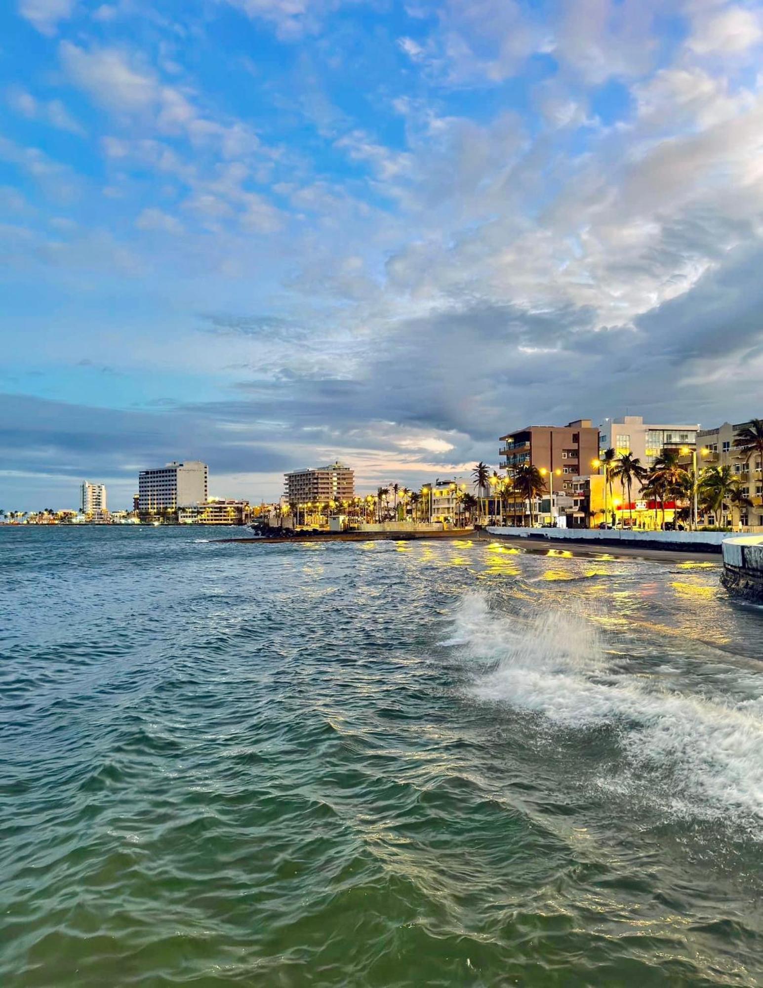 Suites Brisa Marina - Atras De Playa Regatas Y El Malecon, 6 Calles Del Acuario Veracruz Exteriör bild