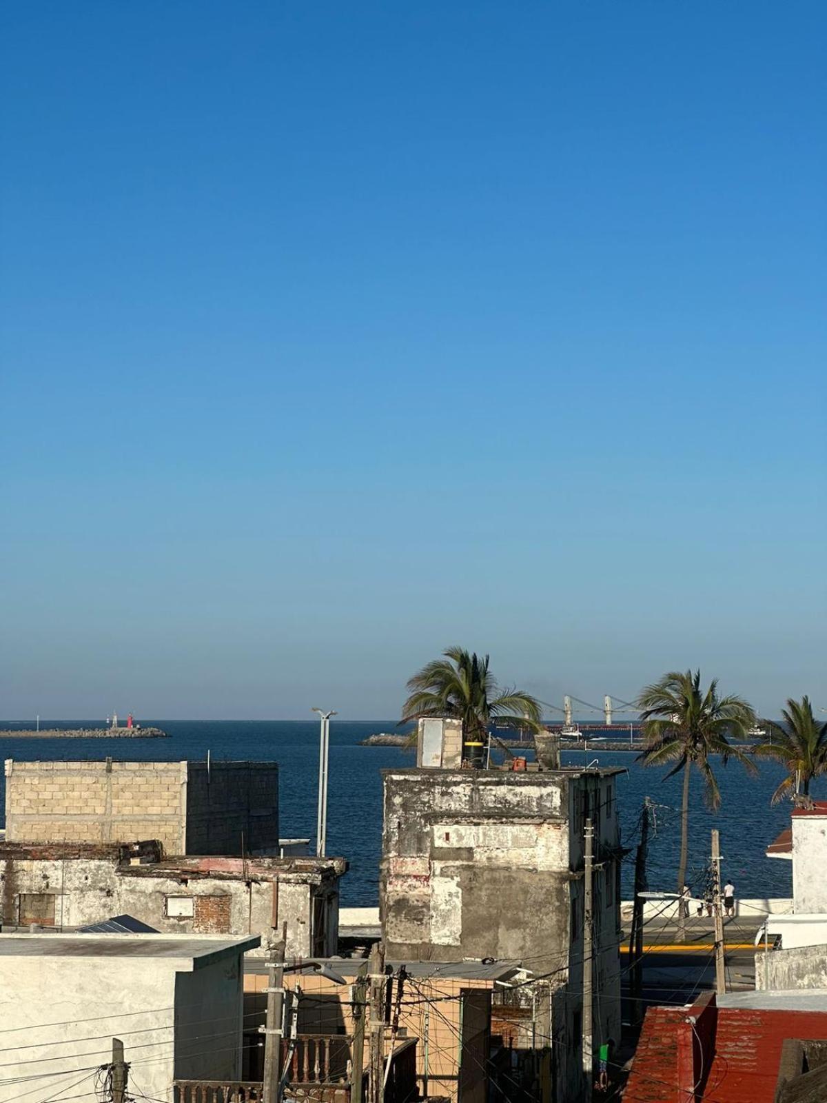 Suites Brisa Marina - Atras De Playa Regatas Y El Malecon, 6 Calles Del Acuario Veracruz Exteriör bild